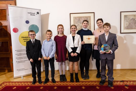 Spravedlivý obchod, neplýtvání, ochrana deštných pralesů. Šest škol od nás získalo Cenu inspirace